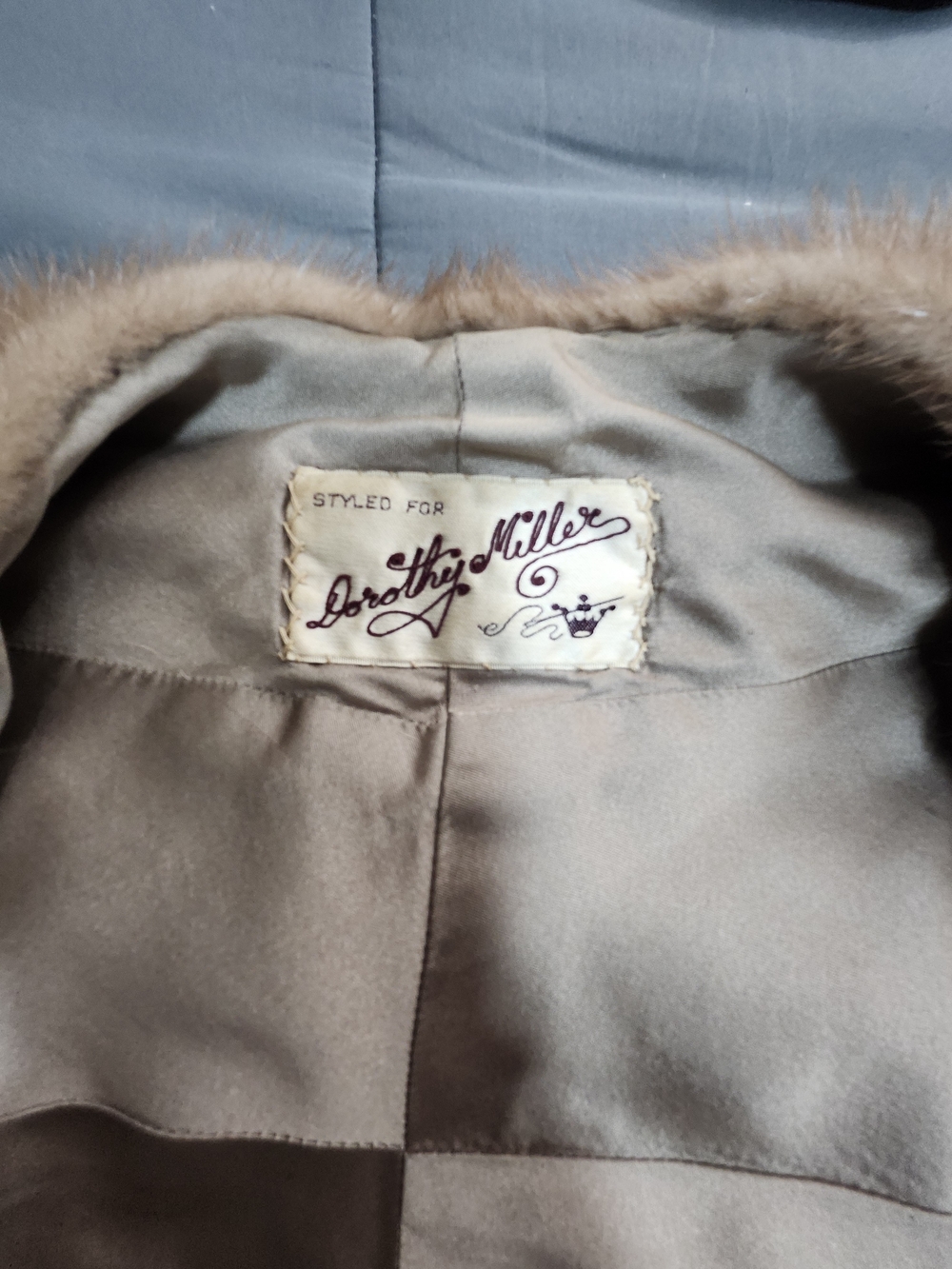 VINTAGE ESTATE FOX FUR STOLE - Picture 7 of 11